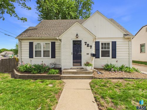 727 E Wiswall Pl, Sioux Falls, SD, 57105-2031 | Card Image