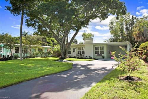 982 13th St N, NAPLES, FL, 34102-5484 | Card Image