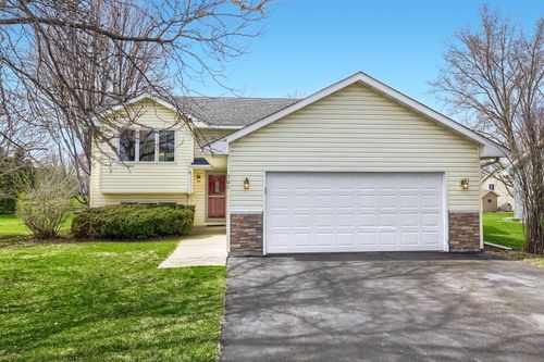 501 Underwood Ln Nw, Saint Michael, MN, 55376-1012 | Card Image