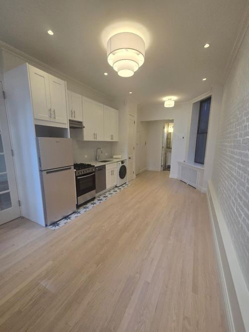 4-245 E 62nd St, New York, NY, 10065-7619 | Card Image