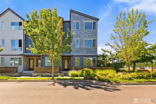 32675 Madrona Ave Se, Black Diamond, WA, 98010-5051 | Card Image