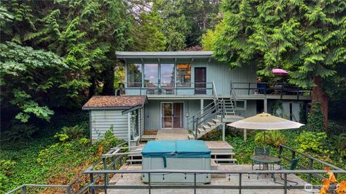 1788 Cliff Rd, Point Roberts, WA, 98281-9607 | Card Image