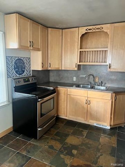 1458 Chapin Ave, Birmingham, MI, 48009-5130 | Card Image