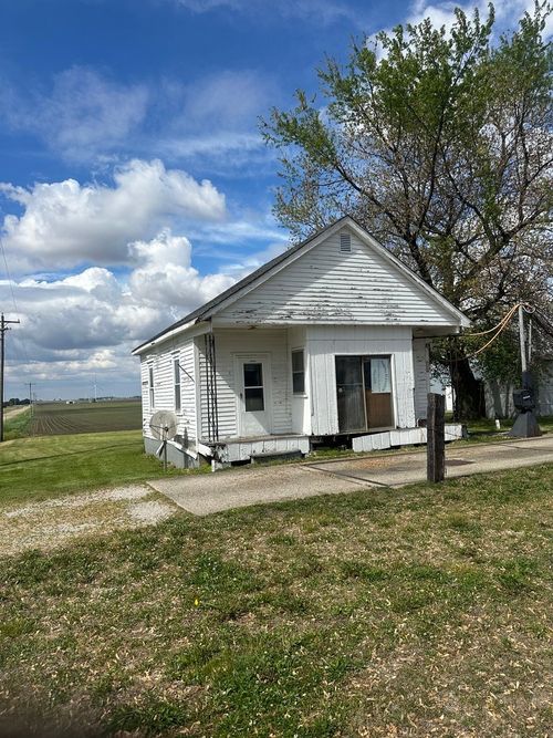 4499 N 3200 East Rd, Arrowsmith, IL, 61722-9574 | Card Image