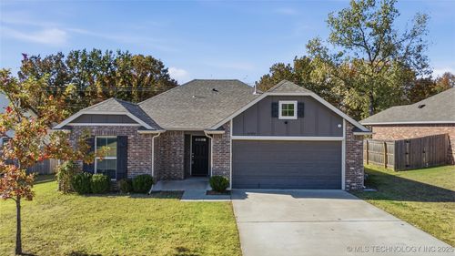 14324 S Harvard Pl, Bixby, OK, 74008-7625 | Card Image