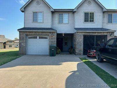 2702 Kimberlea Drive, Home with 3 bedrooms, 2 bathrooms and null parking in Muskogee OK | Image 1