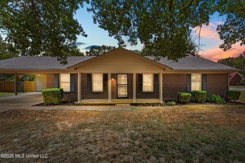 3855 Hilltop Dr, Horn Lake, MS, 38637-1032 | Card Image