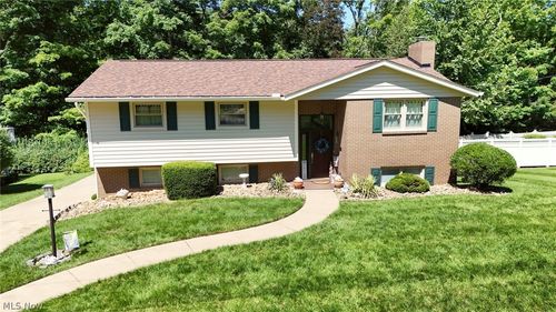 364 Country Club Blvd, Weirton, WV, 26062-9668 | Card Image