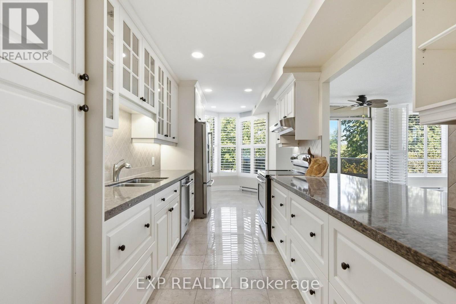 Residential in Oakville (GA Glen Abbey) 2