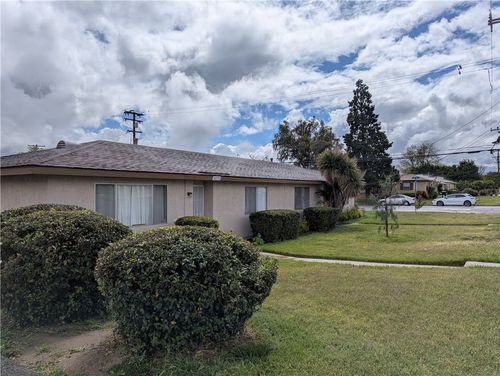 32351 Avenue D, Yucaipa, CA, 92399-1802 | Card Image