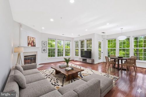 304-12729 Fair Crest Ct, FAIRFAX, VA, 22033-3875 | Card Image
