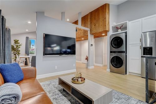 5030 Kensington Way, Riverside, CA, 92507-6044 | Card Image