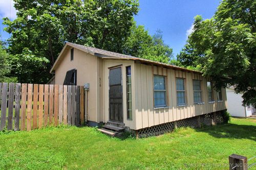 516 Fox St, Tahlequah, OK, 74464-4308 | Card Image