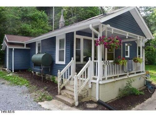 500 Guy Lloyd Rd, Erwin, TN, 37650-6013 | Card Image
