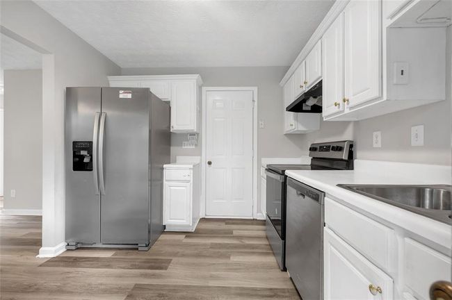 800 Tradd Ct, House other with 3 bedrooms, 3 bathrooms and null parking in Stone Mountain GA | Image 8