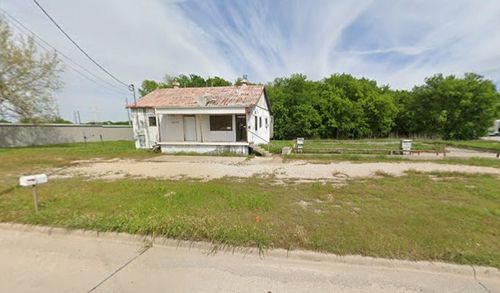 1340 N Dixon St, Gainesville, TX, 76240-2609 | Card Image