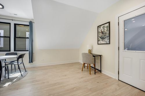 2-1644 N Troy Street, Chicago, IL, 60647 | Card Image