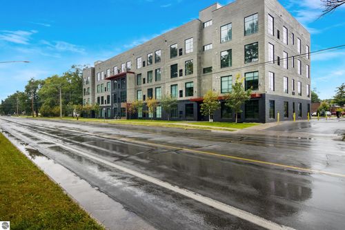 214-1825 E 8th St, Traverse City, MI, 49686-3682 | Card Image