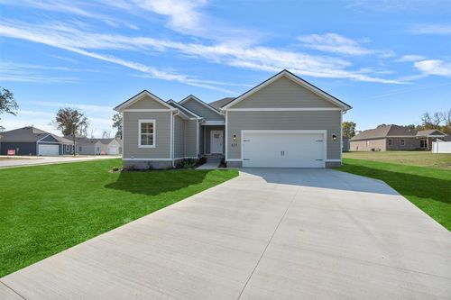 loy-670-621 Pleasant Meadow Lane, Bowling Green, KY, 42101 | Card Image