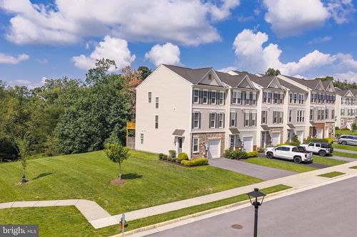 142 Sequoia Dr, WINCHESTER, VA, 22602-6877 | Card Image