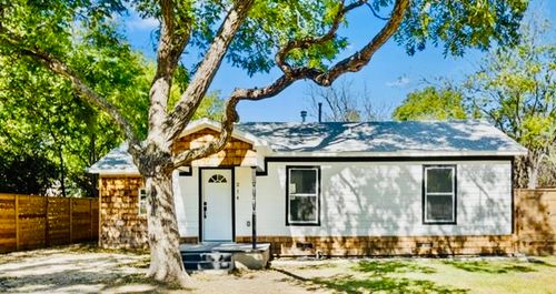 214 W Davilla St, Bartlett, TX, 76511-4003 | Card Image