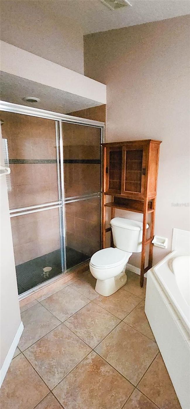 Primary Bathroom | Image 12