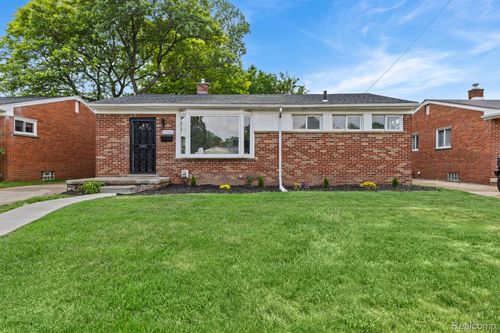 22121 Whitmore St, Oak Park, MI, 48237-3525 | Card Image