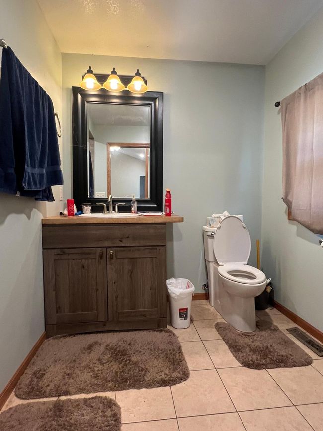 Cabin - Bathroom | Image 18