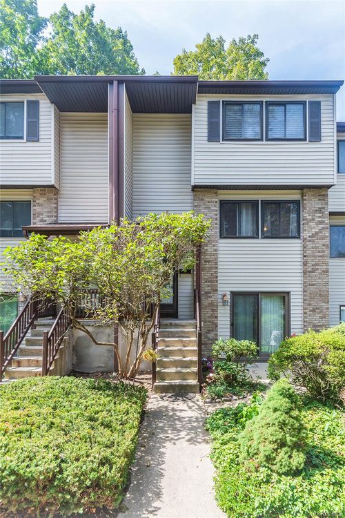 258 Village Ct, Kingston, NY, 12401-2426 | Card Image