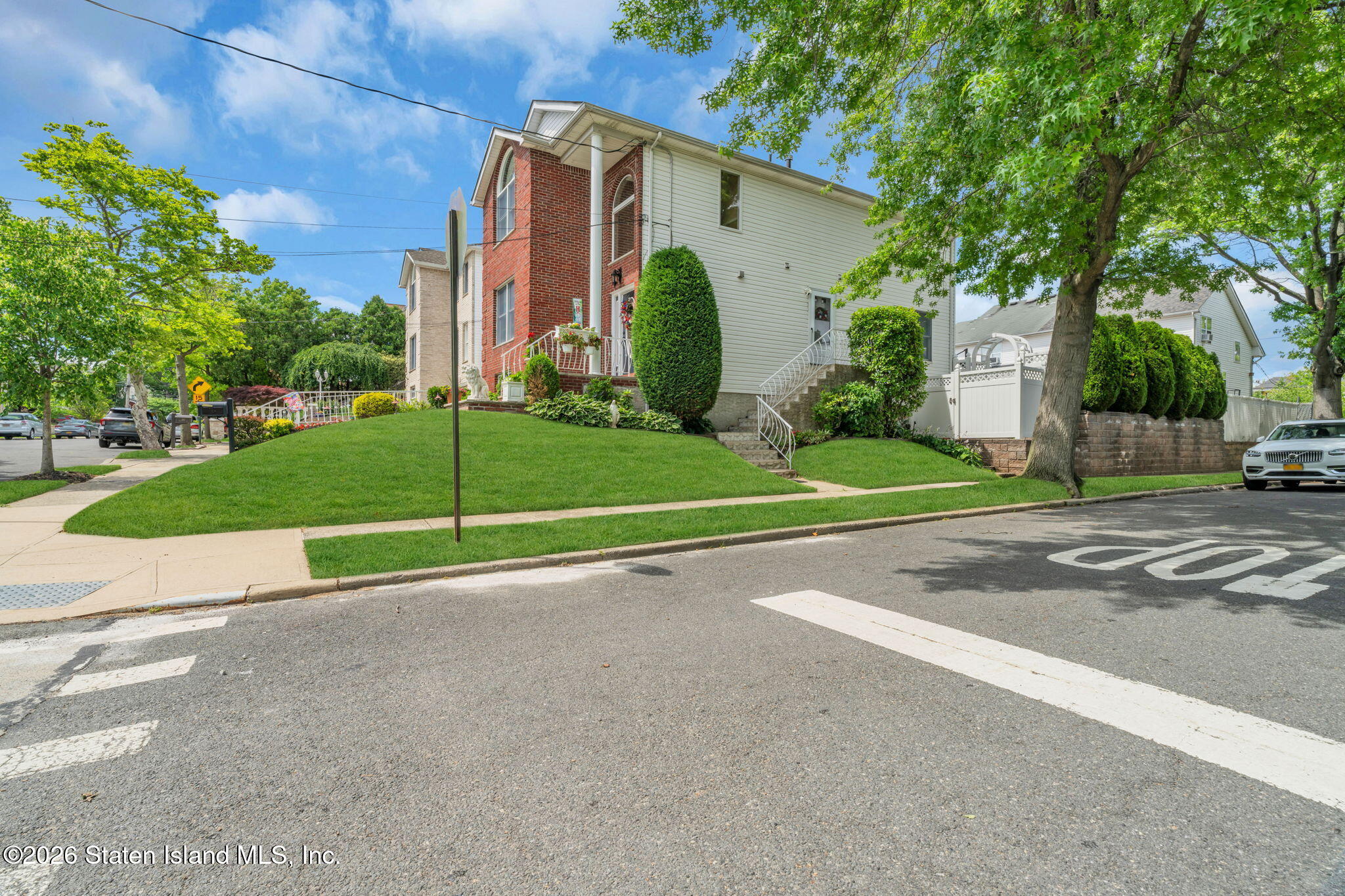 Residential Income in Staten Island 3