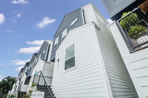 a-1131 W 17th St, Houston, TX, 77008-3437 | Card Image