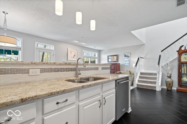 11264 Fonthill Dr, Condo with 2 bedrooms, 3 bathrooms and null parking in Indianapolis IN | Image 6