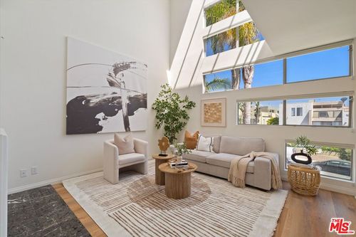 c5-821 Bay St, Santa Monica, CA, 90405 | Card Image
