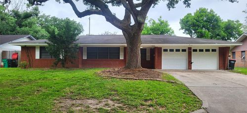 1902 Amy Dr, Baytown, TX, 77520-3652 | Card Image