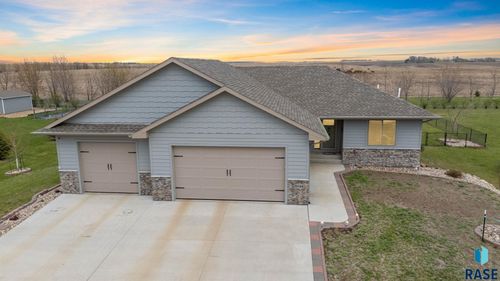 26164 Reed Ct Court, Canistota, SD, 57012 | Card Image
