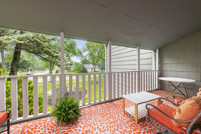 APT-2-2 - 2051 Creekside Dr, Condo with 1 bedrooms, 1 bathrooms and 1 parking in Wheaton IL | Image 7