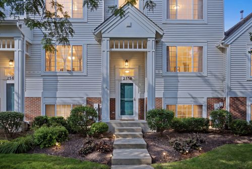 2558 Hatfield Ct, Elgin, IL, 60123-8851 | Card Image