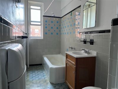 5R - 88-09 35th Avenue, Home with 0 bedrooms, 1 bathrooms and null parking in Jackson Heights NY | Image 2