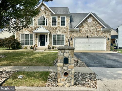 124 Evergreen Cir, Dillsburg, PA, 17019-9630 | Card Image
