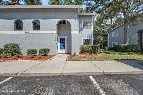 304-3270 Ricky Dr, Jacksonville, FL, 32223-7821 | Card Image