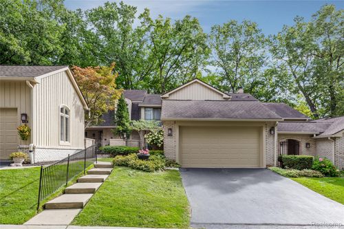 1134 Hillpointe Cir, Bloomfield Hills, MI, 48304-1514 | Card Image