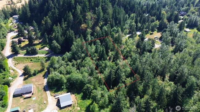 Red Lines are estimate property lines. | Image 9