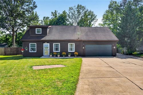 1104 Westfield Cir, Painesville, OH, 44077-5268 | Card Image