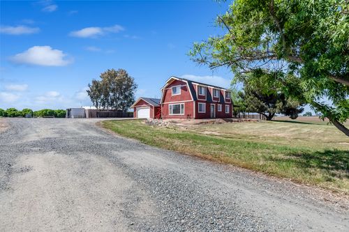 a-9903 Road 232, Terra Bella, CA, 93270-9524 | Card Image