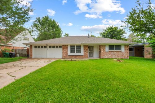 8203 Braes River Dr, Houston, TX, 77074-4209 | Card Image