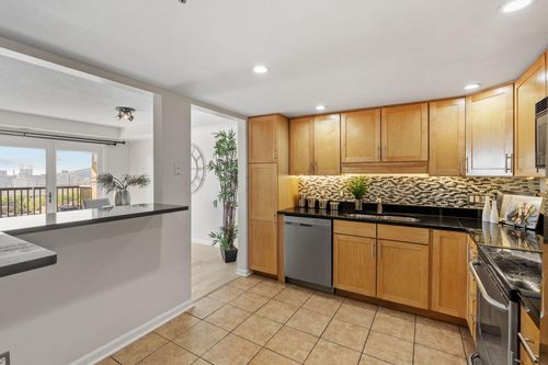 unit-f1202-110 1st Ave Ne, Minneapolis, MN, 55413-2290 | Card Image