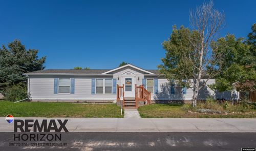 820 Leal St, Douglas, WY, 82633-2363 | Card Image