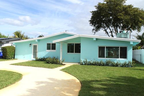 8881 Nw 11th St, Pembroke Pines, FL, 33024-4706 | Card Image