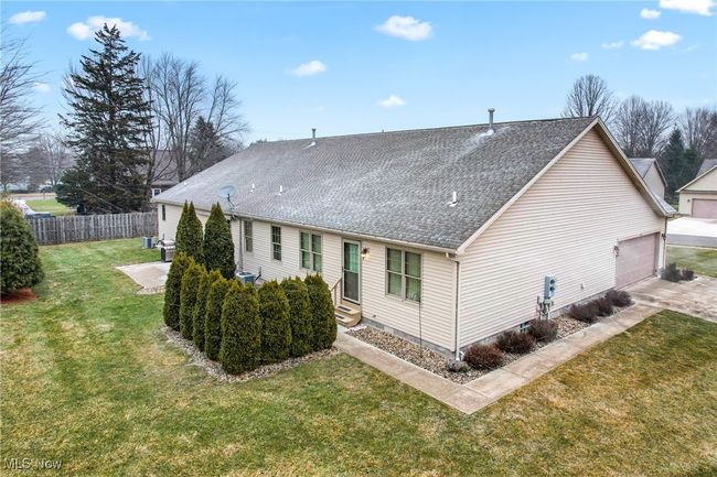 1089 Park Pl, Condo with 2 bedrooms, 2 bathrooms and null parking in Niles OH | Image 32