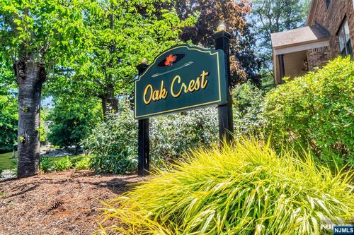 101 Oak St, Oakland, NJ, 07436-2745 | Card Image